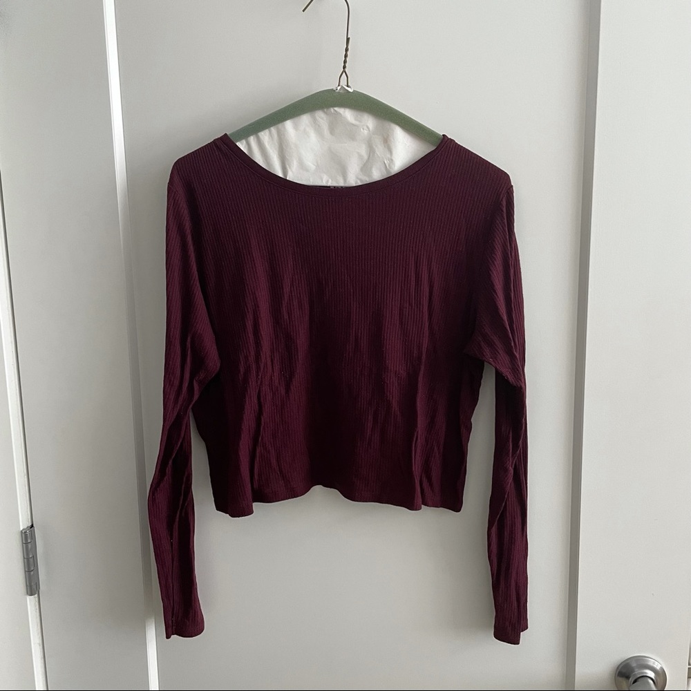 long sleeve cropped burgundy tee